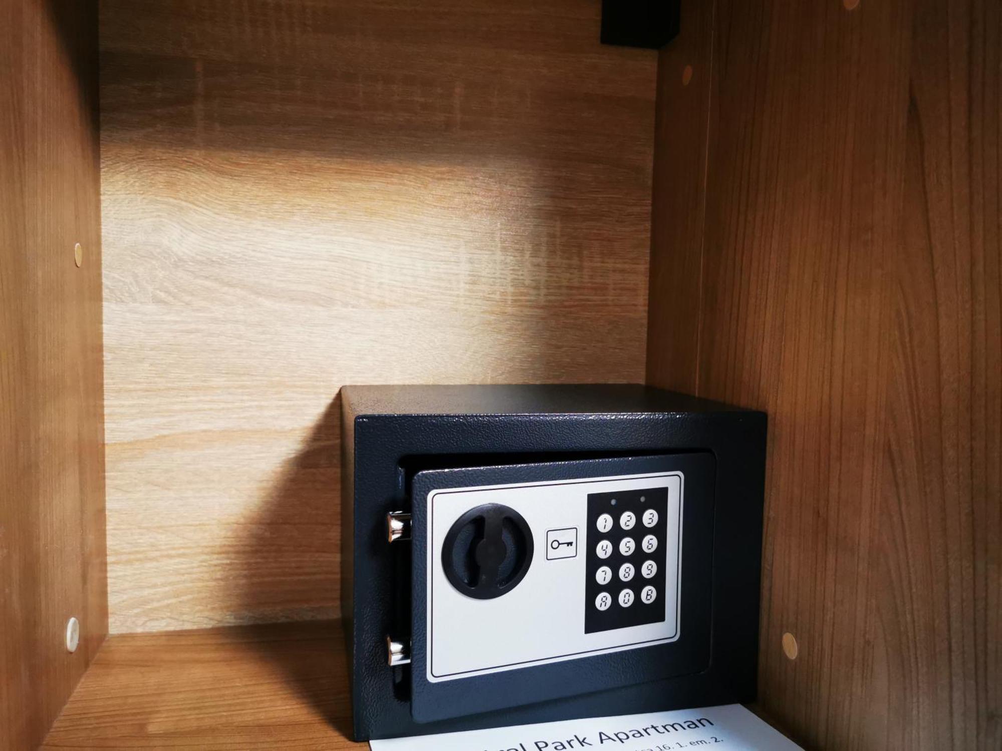 Central Park Apartman Szekszárd Zewnętrze zdjęcie