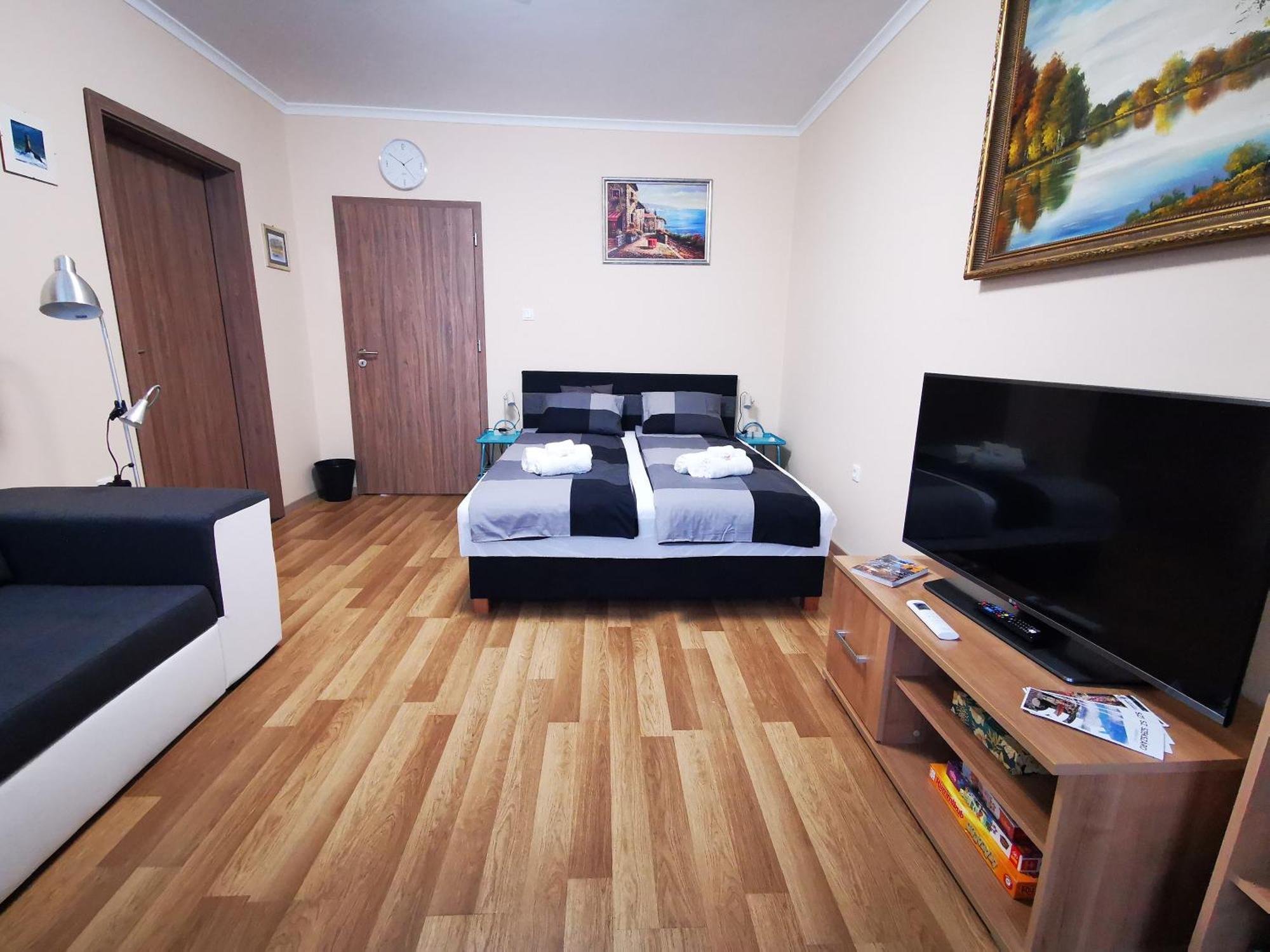 Central Park Apartman Szekszárd Zewnętrze zdjęcie